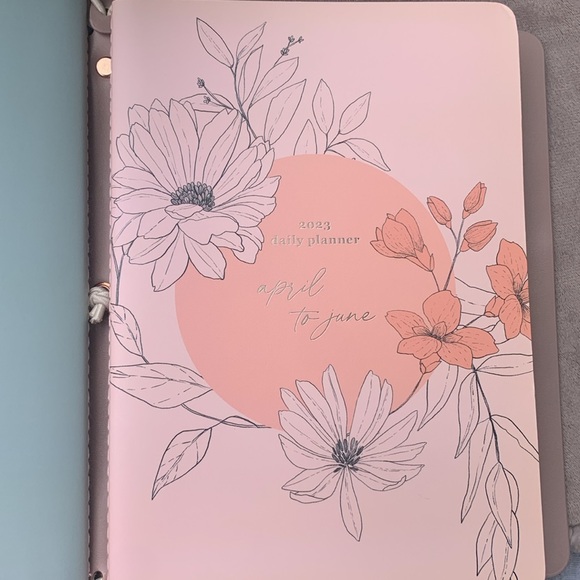 Erin Condren Pink and White Floral Notebook - Picture 9 of 13
